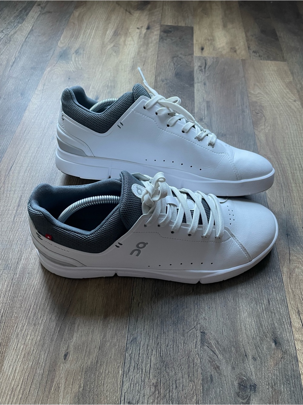 On Clouds The Roger Advantage Mens shoes